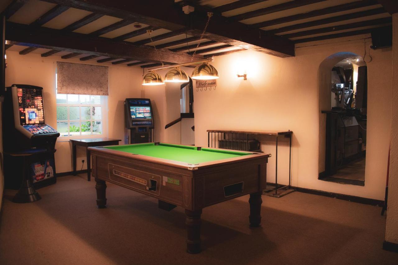 The Lion Hotel Llansantffraid-ym-Mechain Esterno foto
